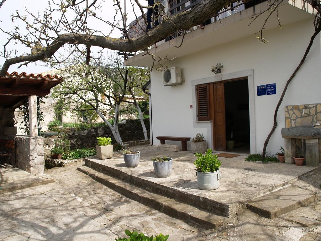 Apartment Pud Oreh Roč Δωμάτιο φωτογραφία
