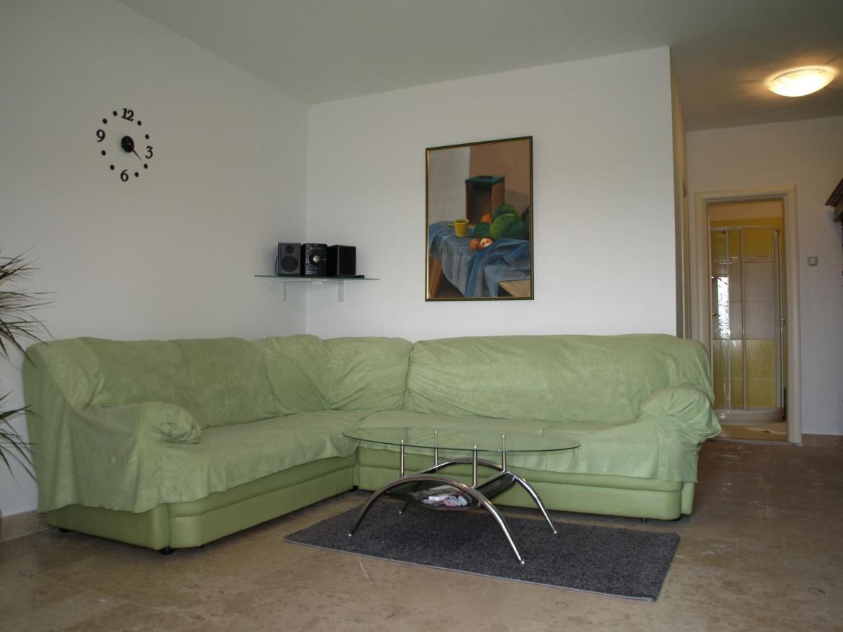 Apartment Pud Oreh Roč Δωμάτιο φωτογραφία